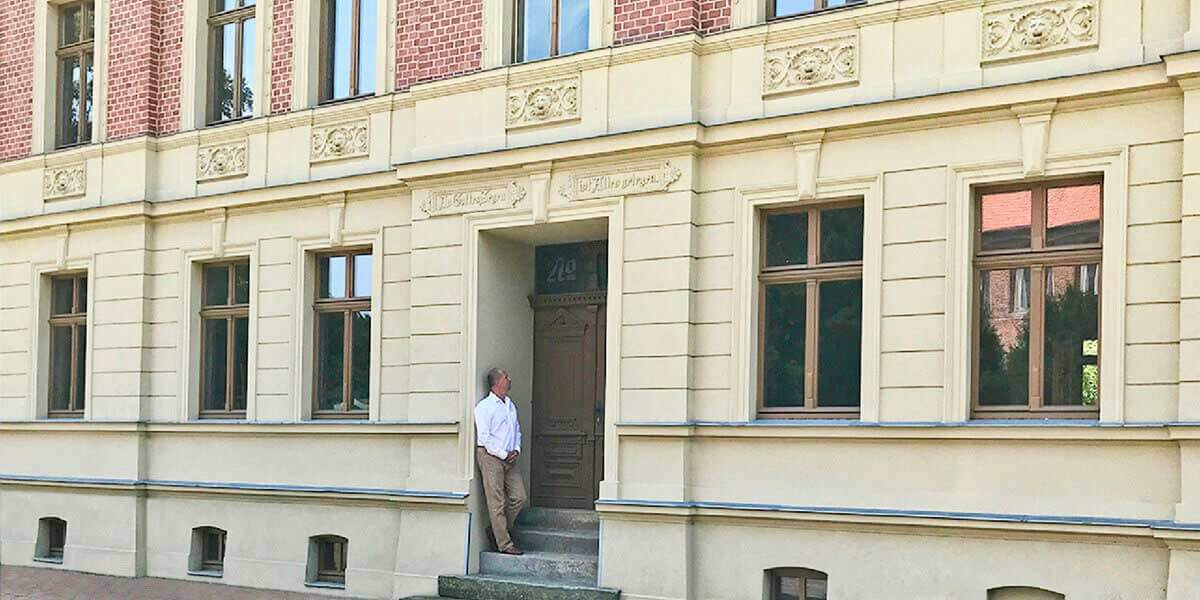 Die Baufirma Rehhahn Bau saniert altes Mauer­werk fach­ge­recht und den­noch preis­wert, wie sich im Land­kreis Wittenberg in Sachsen-Anhalt vieler­orts zeigt.